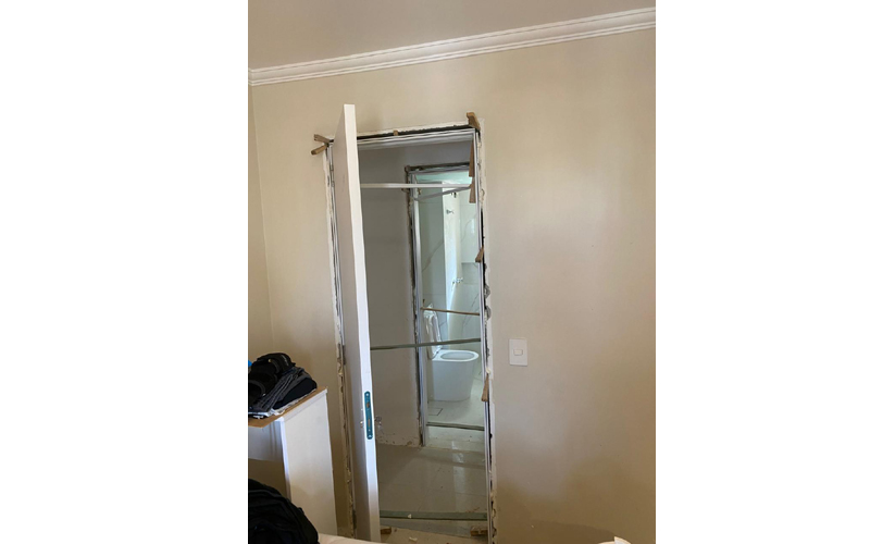 Instalação e Reformas em Fixação Portas Madeira com Ripas Transversal!