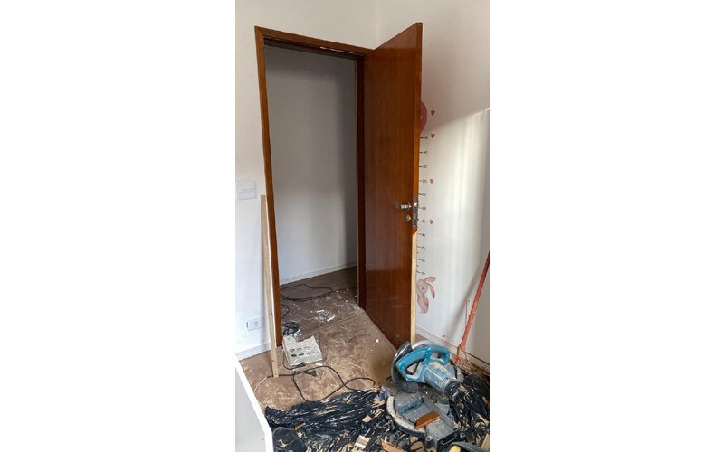 Instalação e Reformas em Fixação e Acabamento em Portas Madeira!